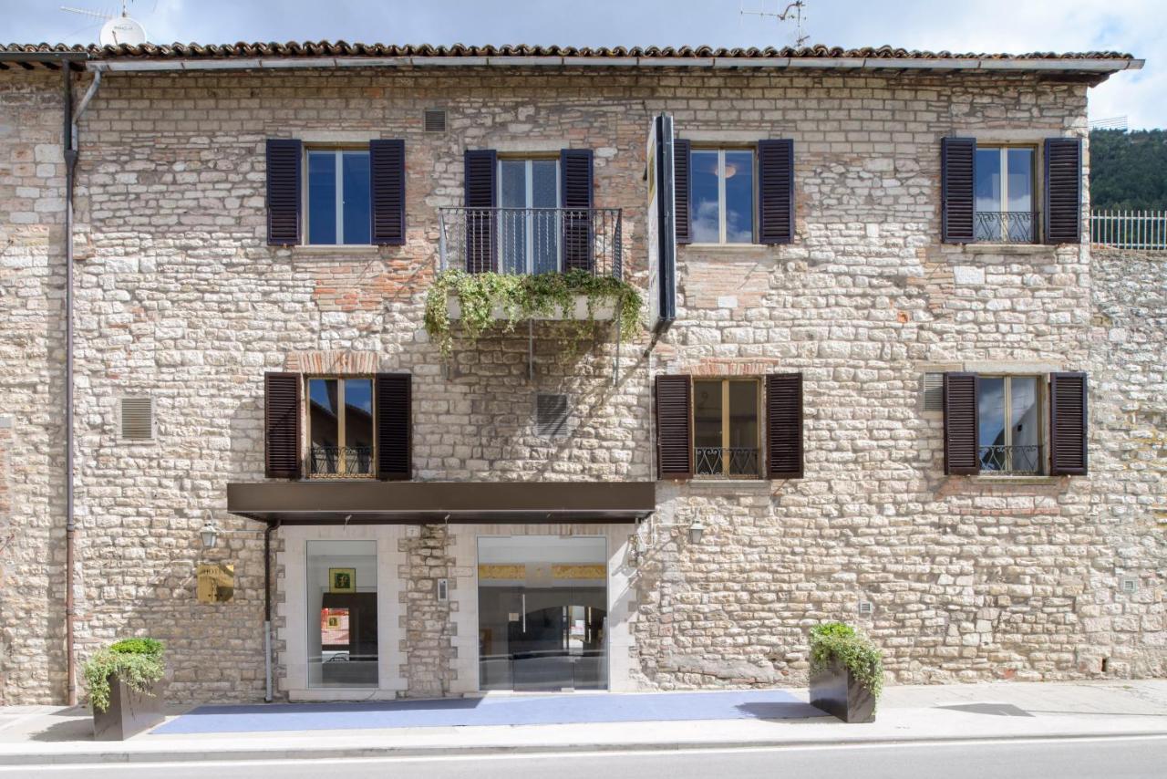 גוביו Hotel San Francesco E Il Lupo מראה חיצוני תמונה
