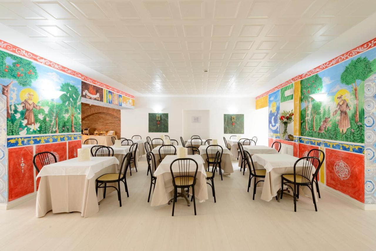 גוביו Hotel San Francesco E Il Lupo מראה חיצוני תמונה