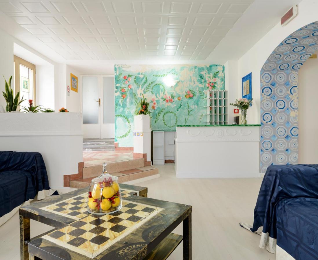 גוביו Hotel San Francesco E Il Lupo מראה חיצוני תמונה