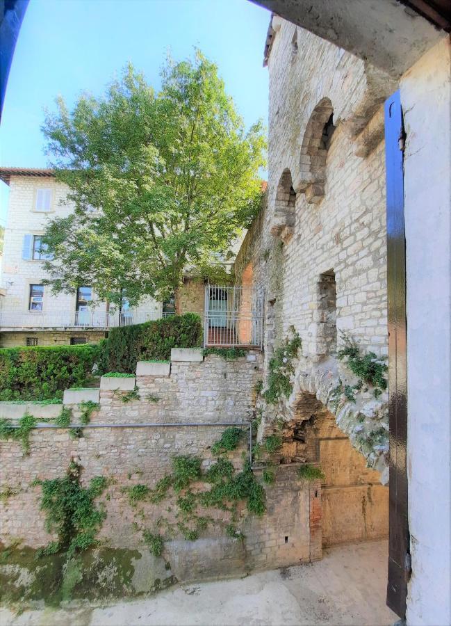 גוביו Hotel San Francesco E Il Lupo מראה חיצוני תמונה