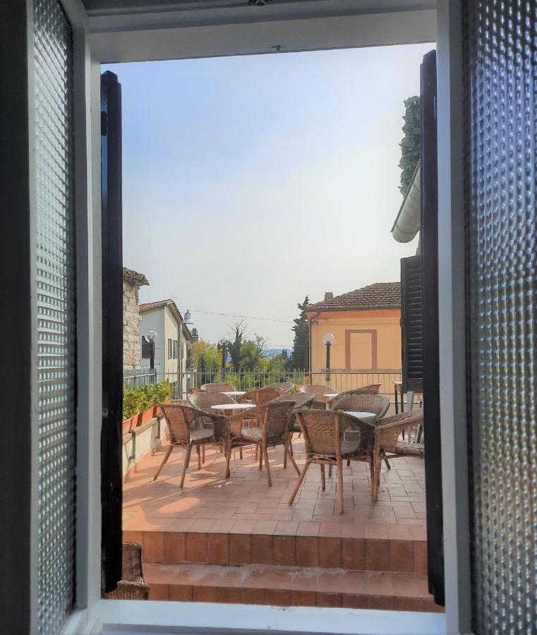גוביו Hotel San Francesco E Il Lupo מראה חיצוני תמונה