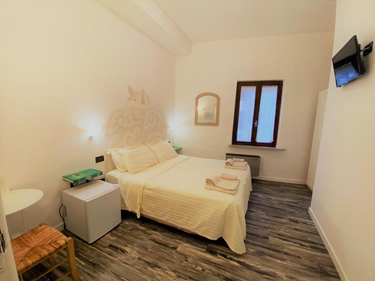 גוביו Hotel San Francesco E Il Lupo מראה חיצוני תמונה