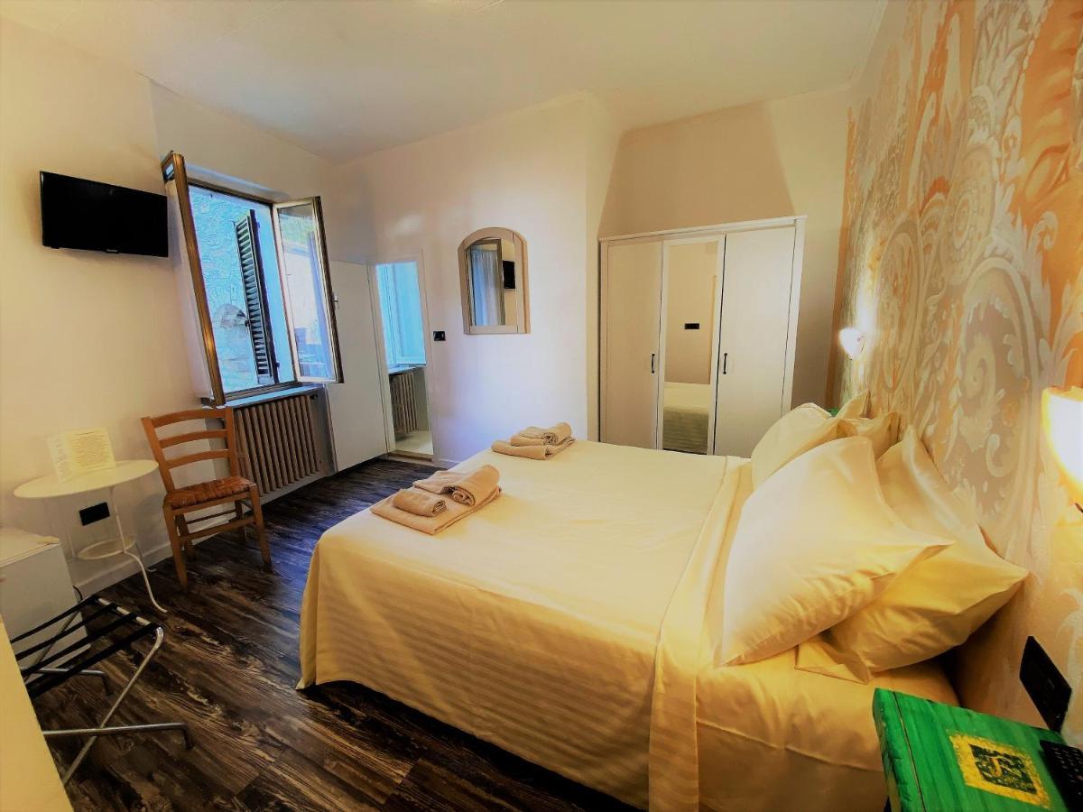 גוביו Hotel San Francesco E Il Lupo מראה חיצוני תמונה
