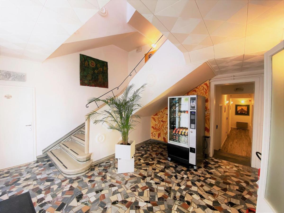 גוביו Hotel San Francesco E Il Lupo מראה חיצוני תמונה