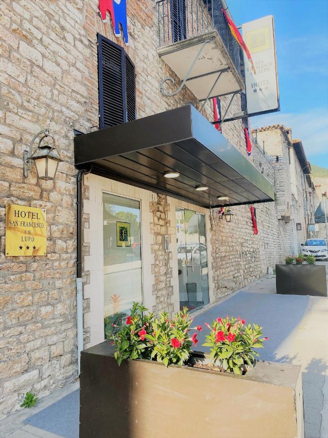 גוביו Hotel San Francesco E Il Lupo מראה חיצוני תמונה