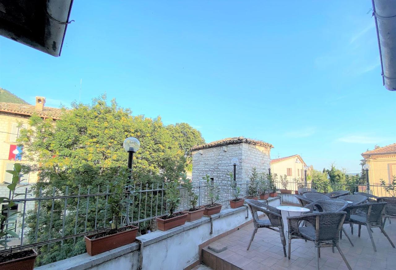 גוביו Hotel San Francesco E Il Lupo מראה חיצוני תמונה