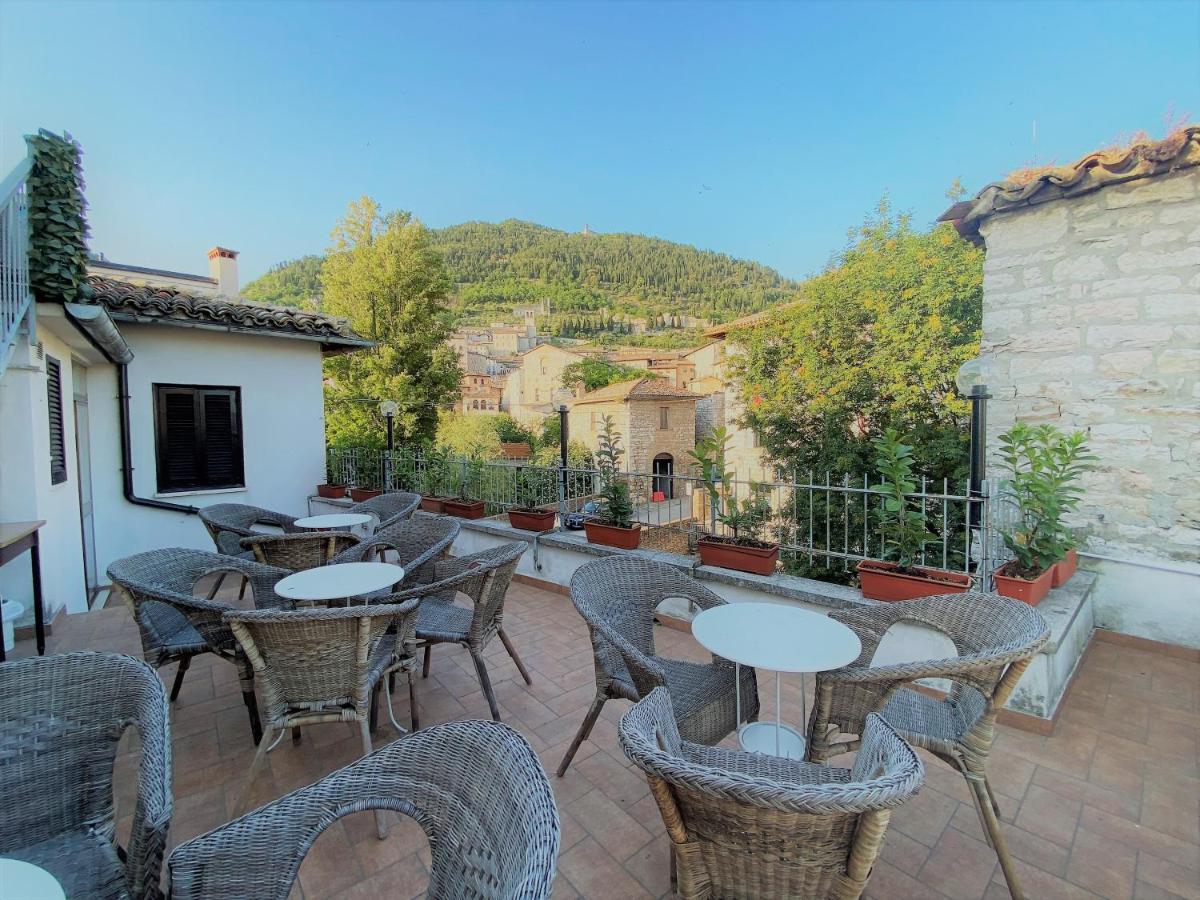 גוביו Hotel San Francesco E Il Lupo מראה חיצוני תמונה